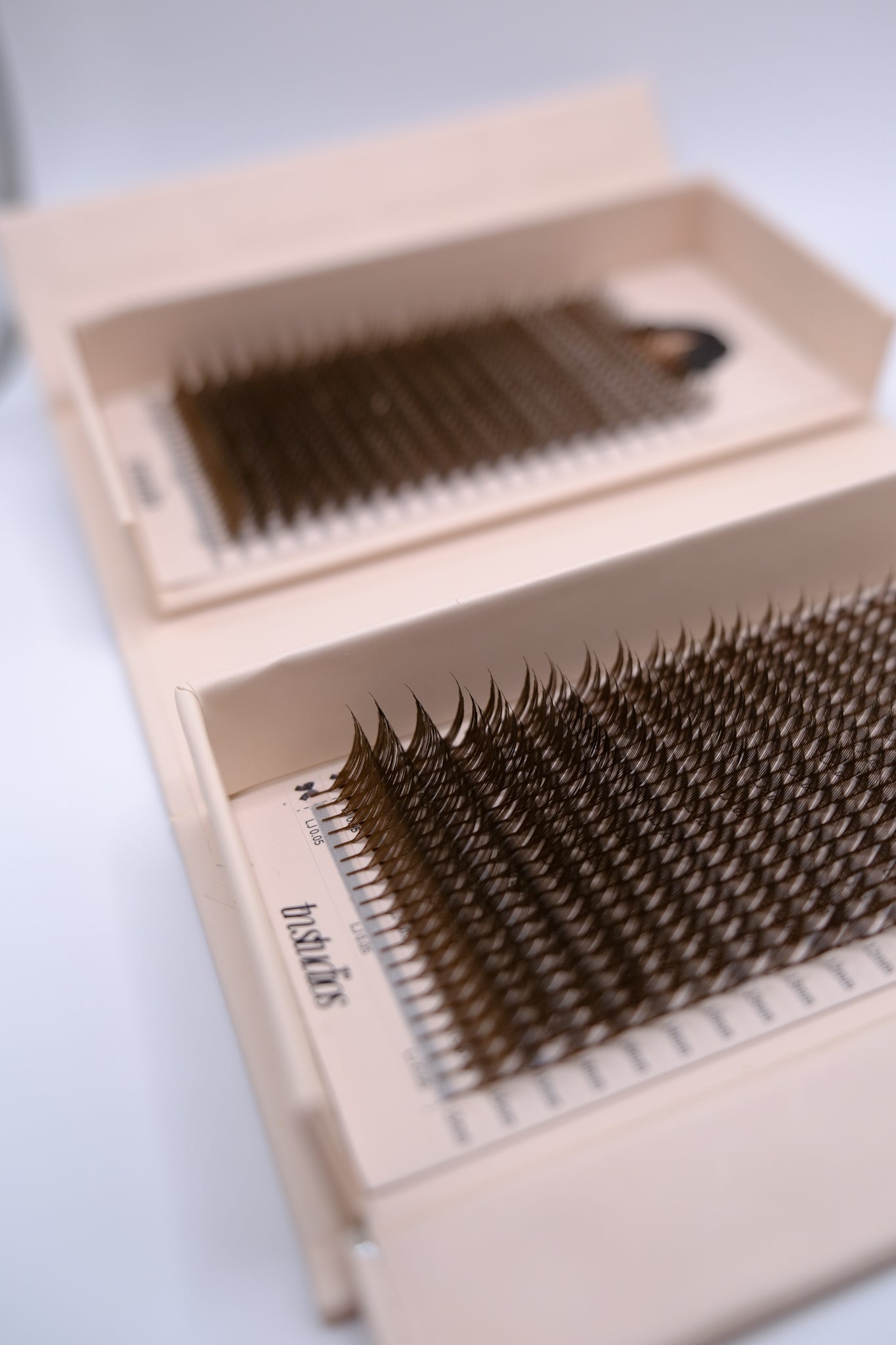 brown manhua luxe mixed [40 lines]