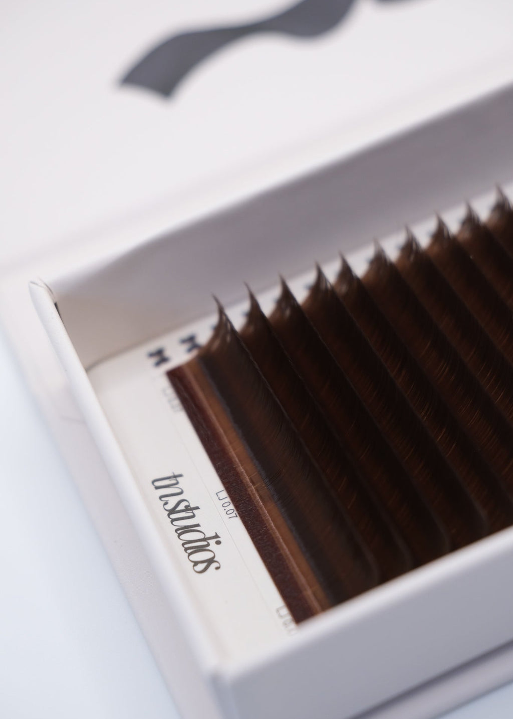 brown velvet luxe [single length]