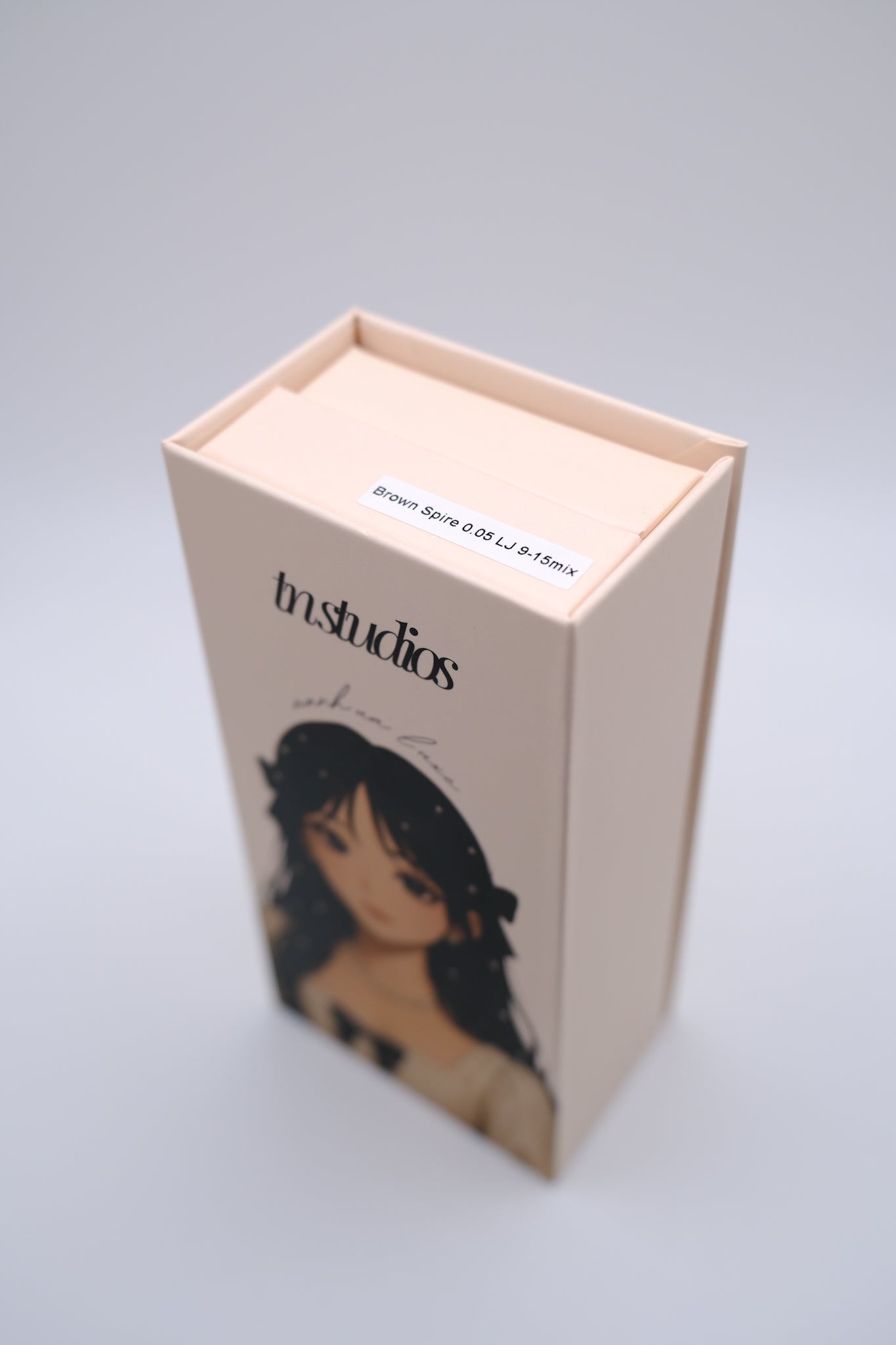 brown manhua luxe mixed [40 lines]